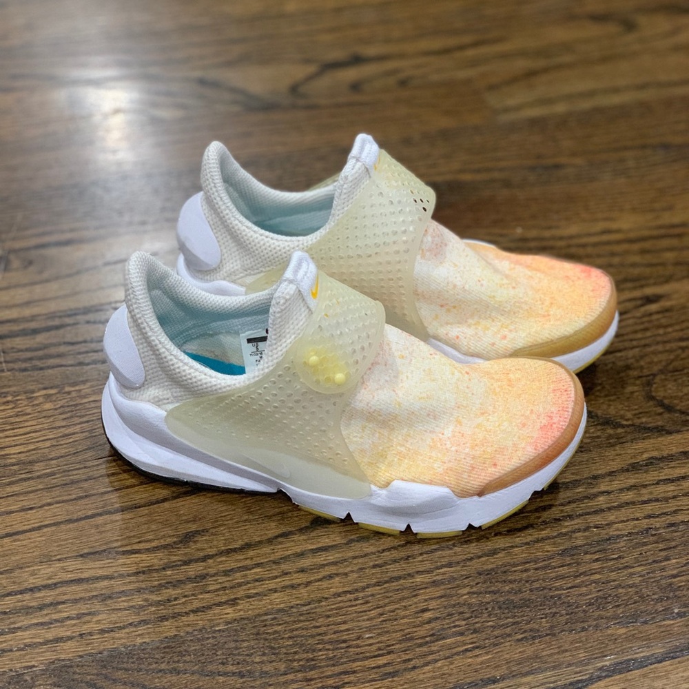Good Condition Nike Women’s Sock Dart Shoes White/Orange Glow/Yellow Size 5